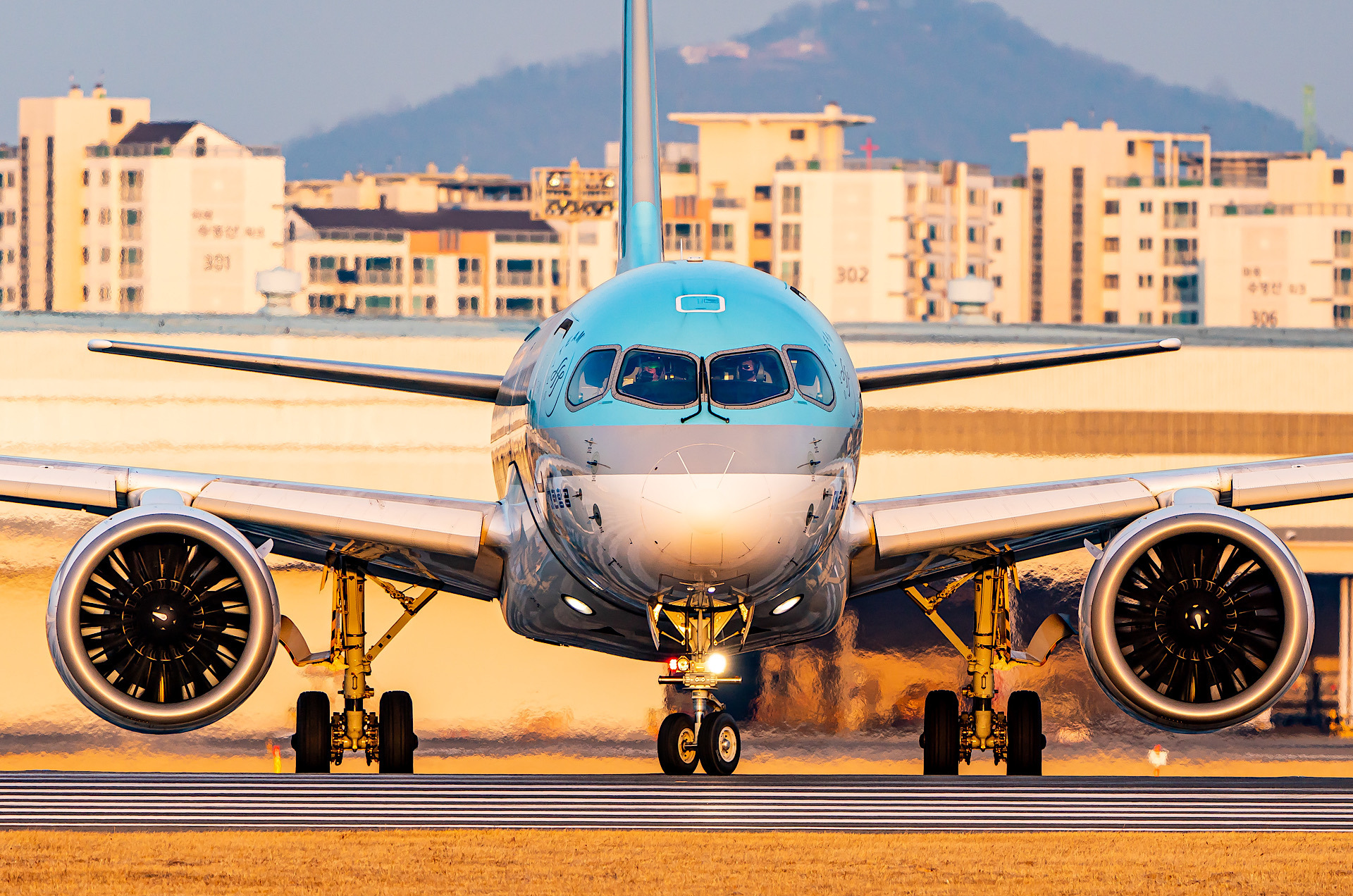 Airbus A220